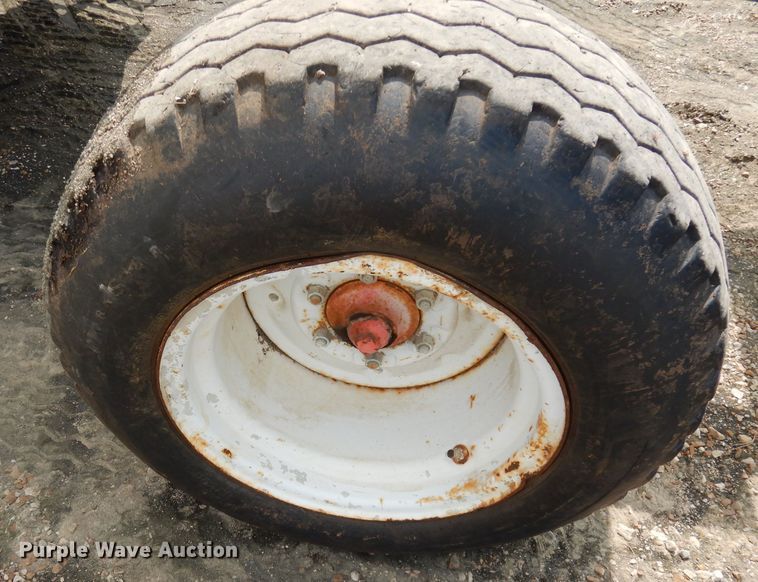 image for item DJ6789 1999 New Holland TS100  tractor