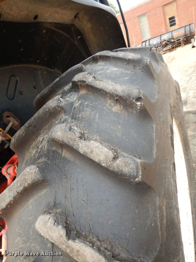 image for item DJ6789 1999 New Holland TS100  tractor