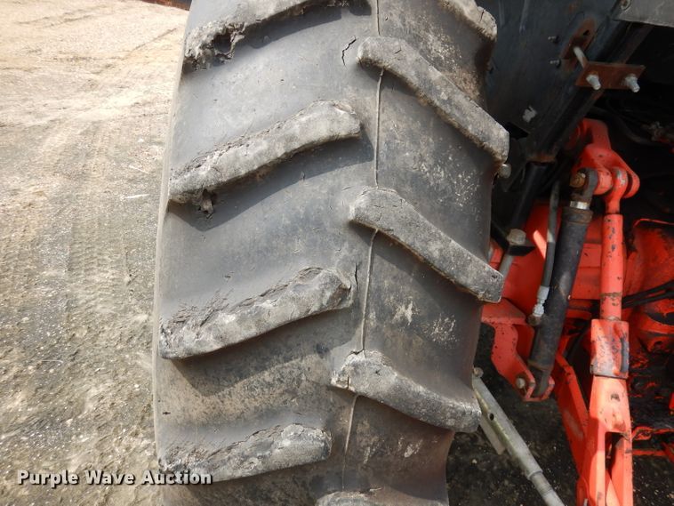 image for item DJ6789 1999 New Holland TS100  tractor