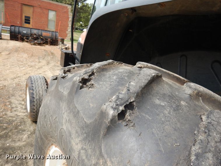 image for item DJ6789 1999 New Holland TS100  tractor