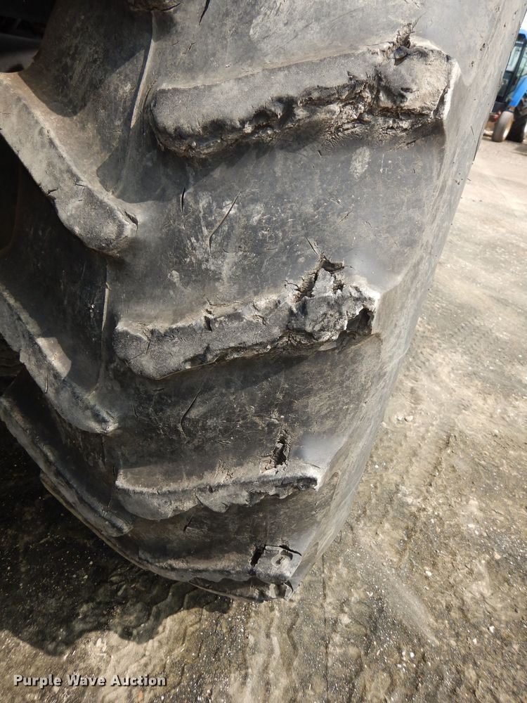 image for item DJ6789 1999 New Holland TS100  tractor