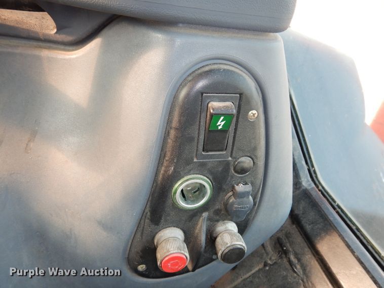 image for item DJ6790 2000 New Holland TS100  tractor