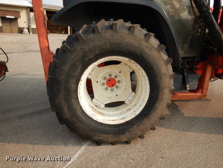 image for item DJ6790 2000 New Holland TS100  tractor