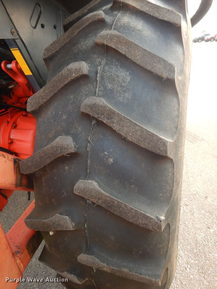 image for item DJ6790 2000 New Holland TS100  tractor