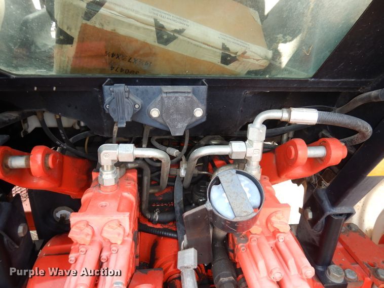 image for item DJ6790 2000 New Holland TS100  tractor