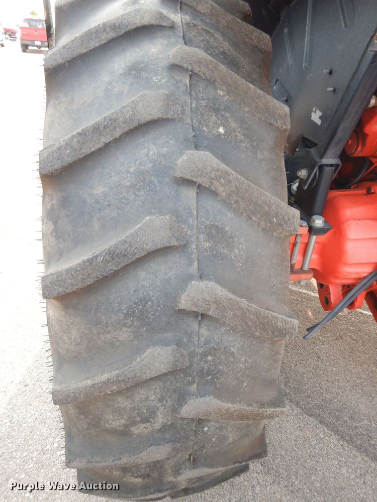 image for item DJ6790 2000 New Holland TS100  tractor