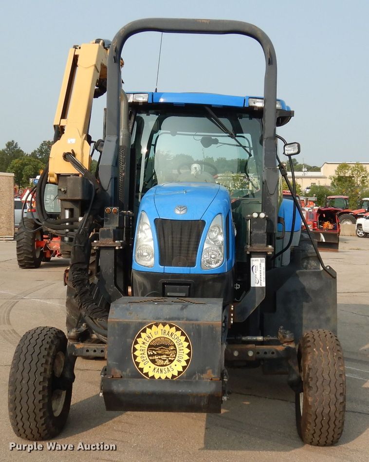 image for item DJ6791 2004 New Holland TS115A  tractor