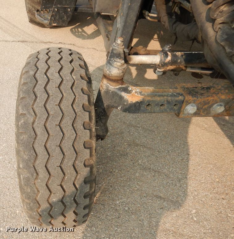 image for item DJ6791 2004 New Holland TS115A  tractor