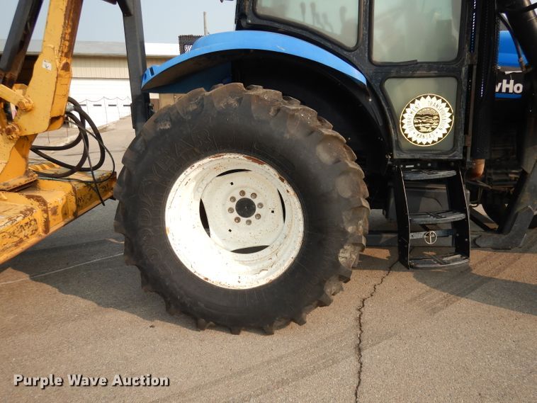 image for item DJ6791 2004 New Holland TS115A  tractor