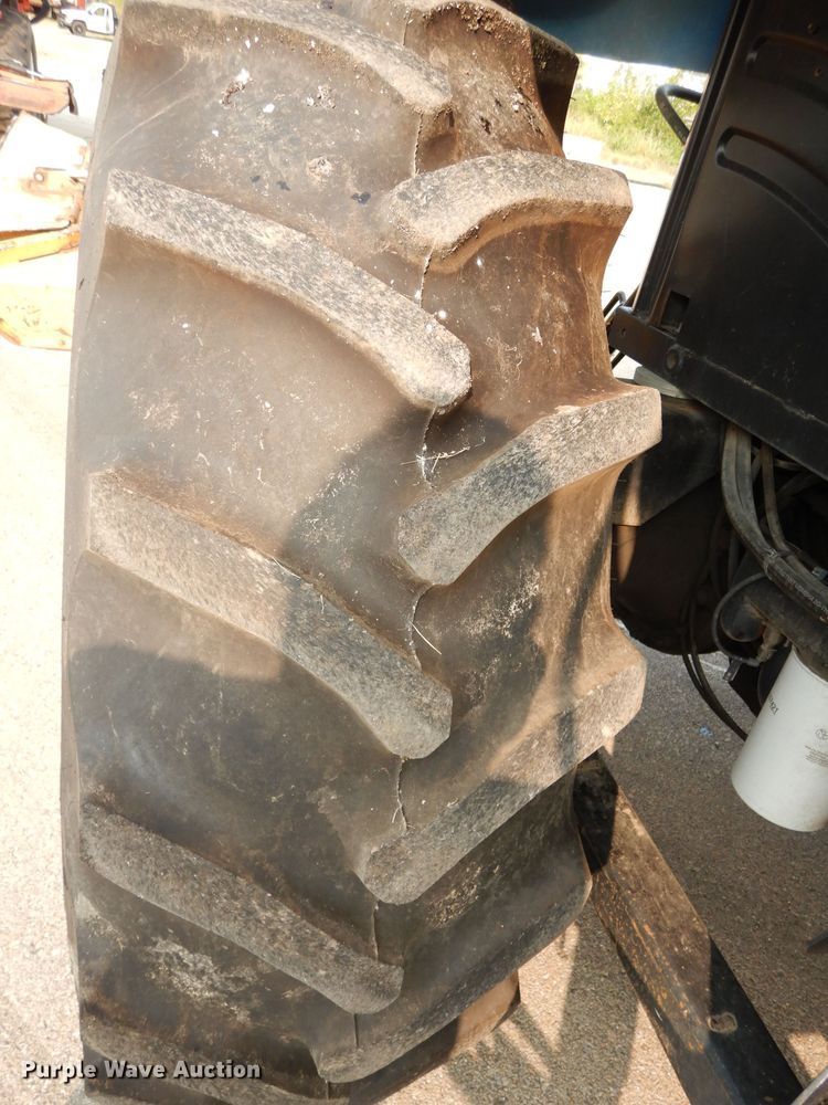 image for item DJ6791 2004 New Holland TS115A  tractor