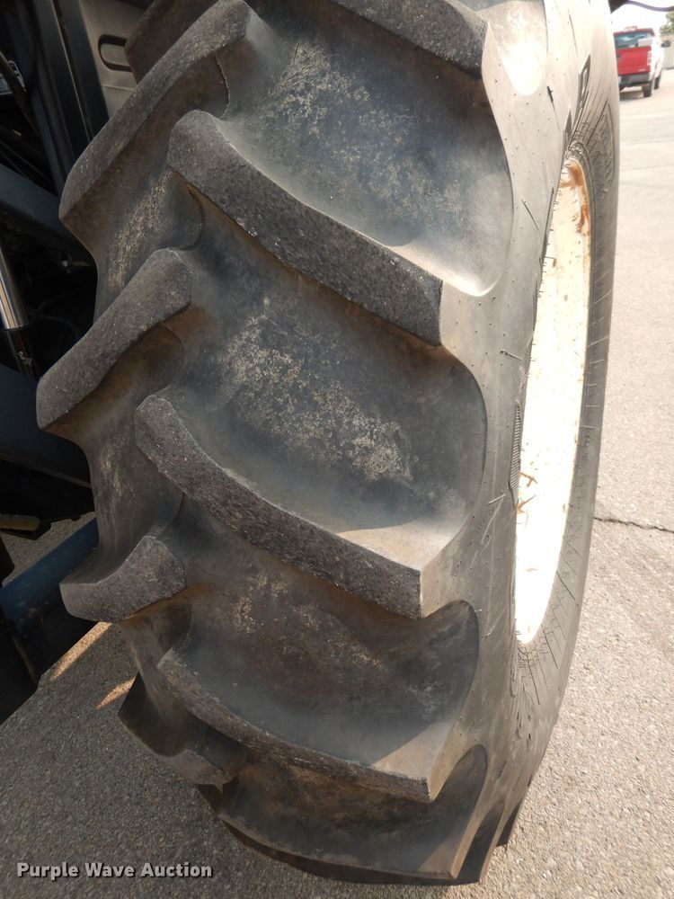 image for item DJ6791 2004 New Holland TS115A  tractor