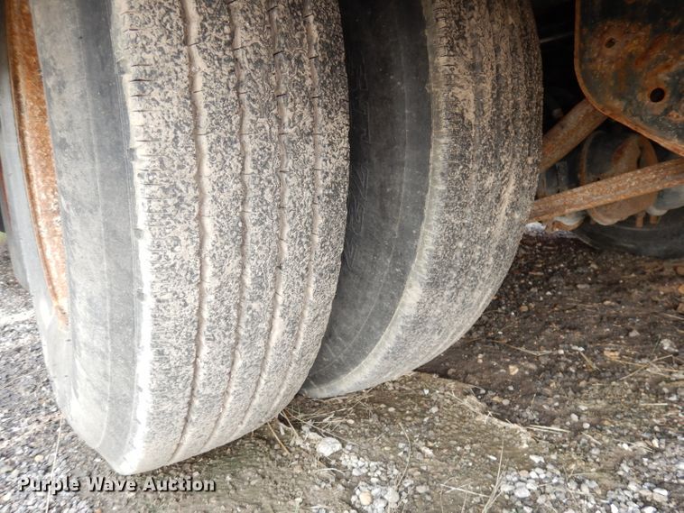 image for item DJ6796 2004 Landoll 345 tilt deck equipment trailer