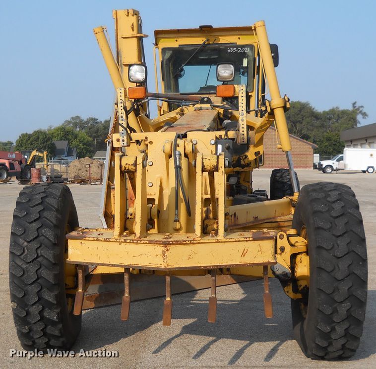 image for item EY9572 2001 John Deere 770CH  motor grader