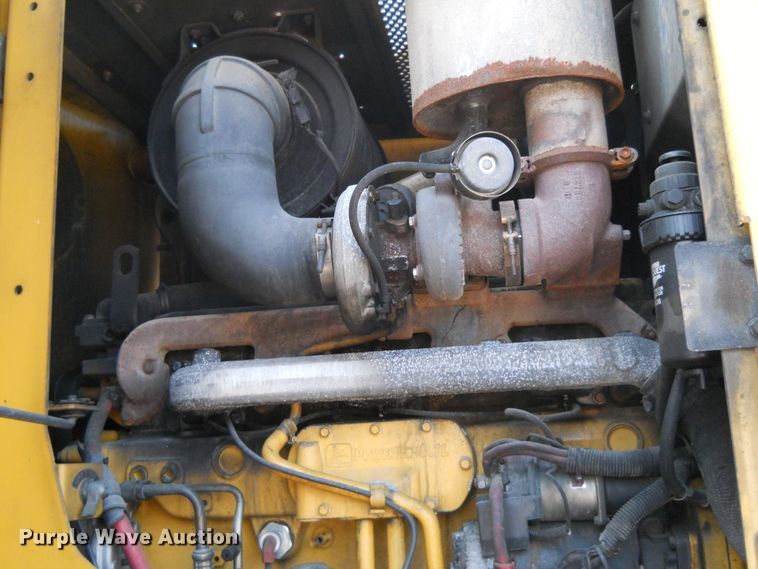 image for item EY9572 2001 John Deere 770CH  motor grader