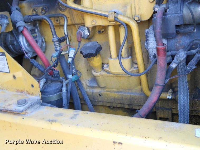 image for item EY9572 2001 John Deere 770CH  motor grader