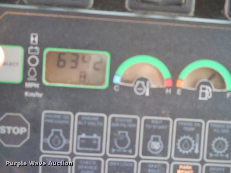 image for item EY9572 2001 John Deere 770CH  motor grader