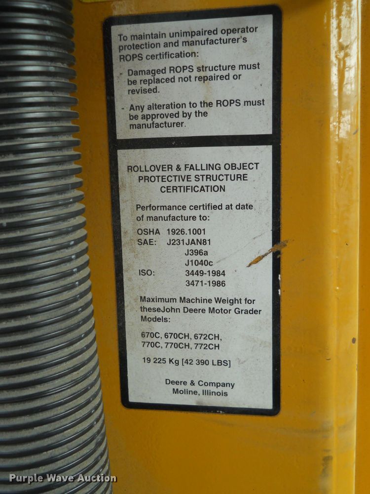 image for item EY9572 2001 John Deere 770CH  motor grader