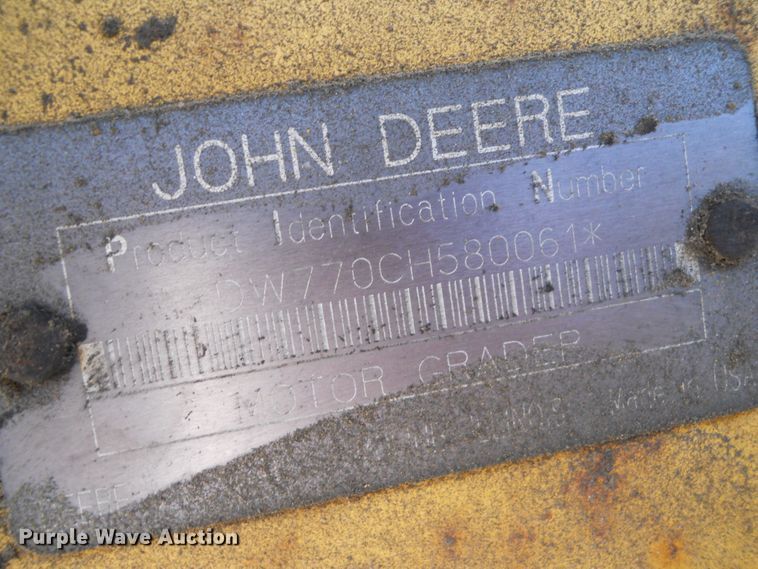 image for item EY9572 2001 John Deere 770CH  motor grader