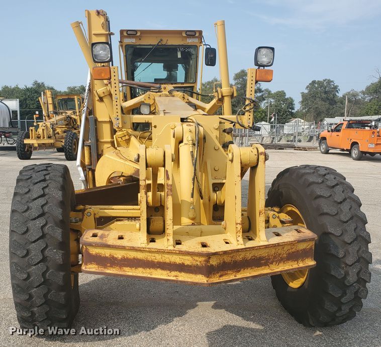 image for item EY9573 2001 John Deere 770CH  motor grader