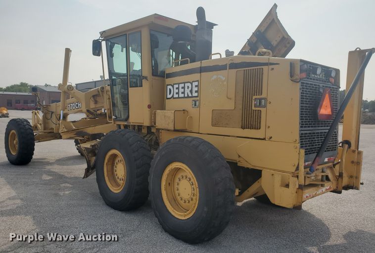 image for item EY9573 2001 John Deere 770CH  motor grader