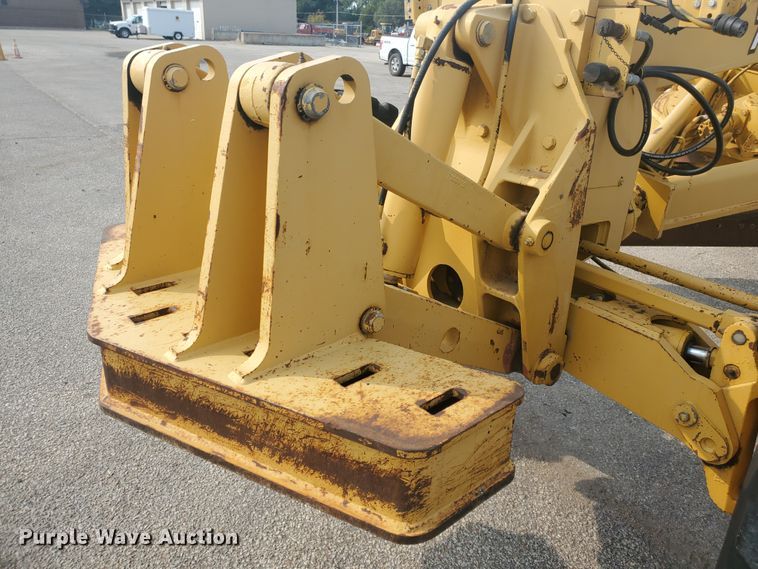 image for item EY9573 2001 John Deere 770CH  motor grader