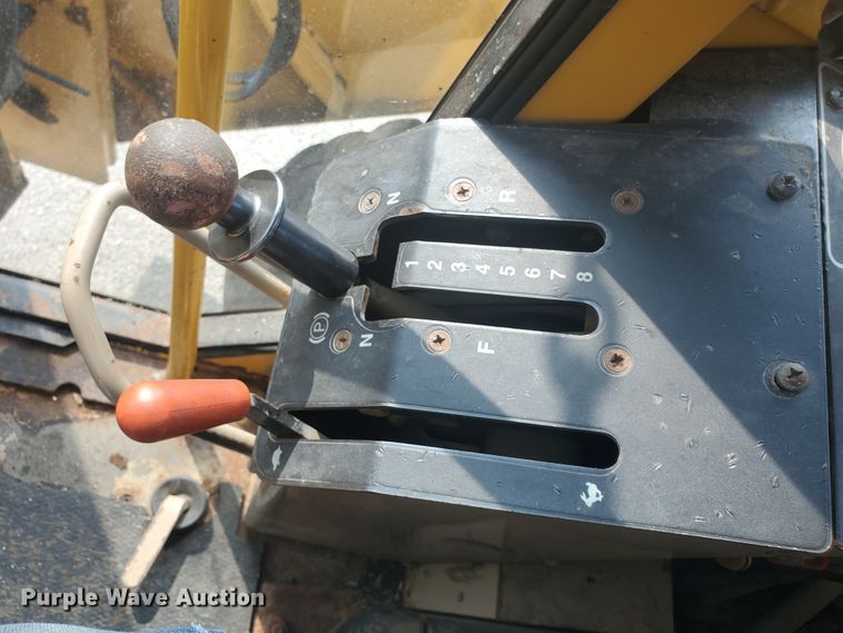 image for item EY9573 2001 John Deere 770CH  motor grader