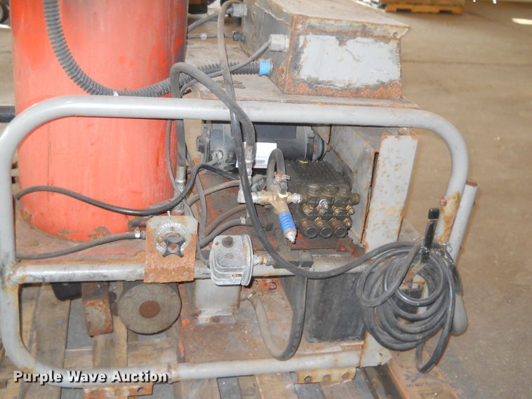 image for item EY9581 2009 Alkota 420X4 pressure washer