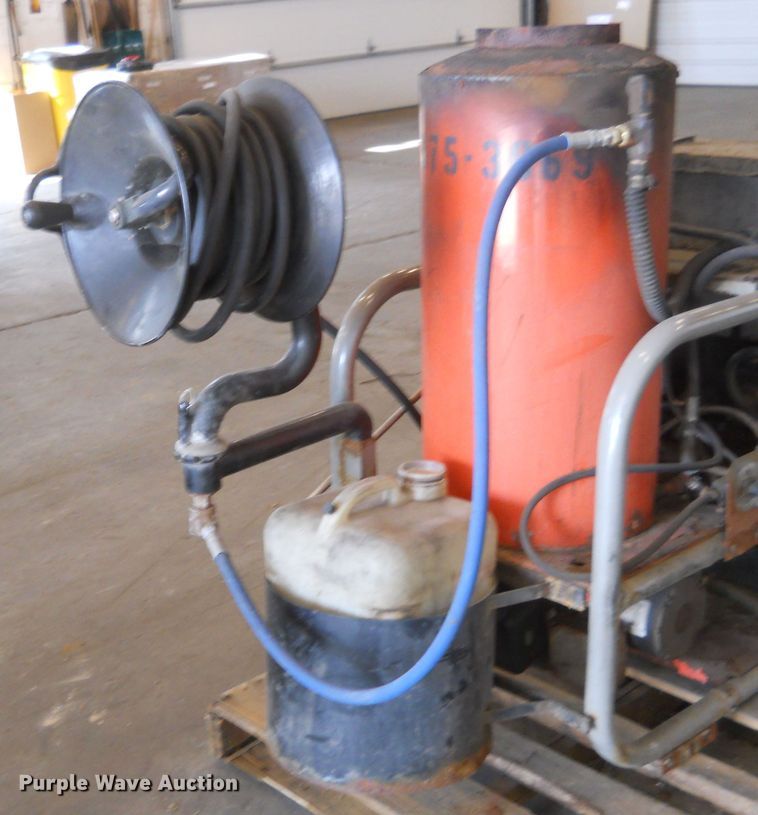 image for item EY9581 2009 Alkota 420X4 pressure washer