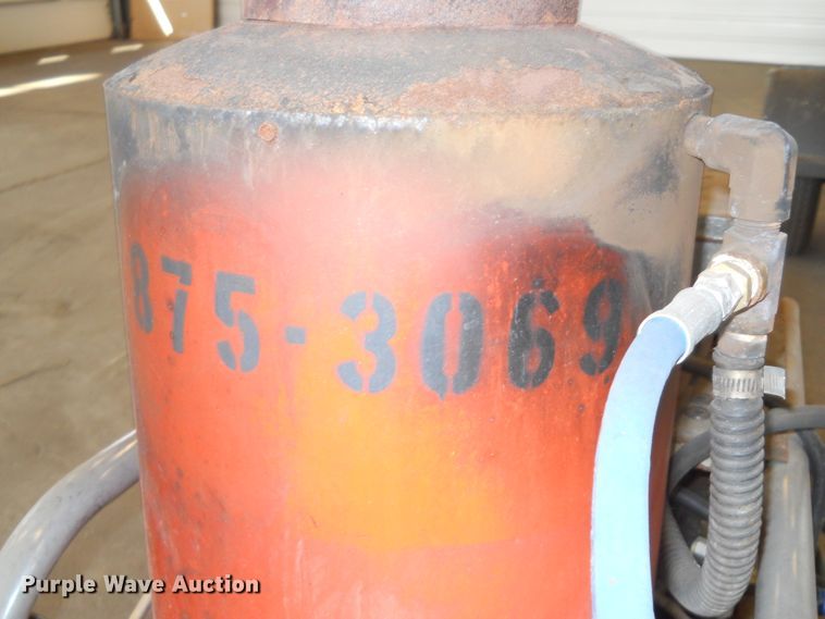 image for item EY9581 2009 Alkota 420X4 pressure washer