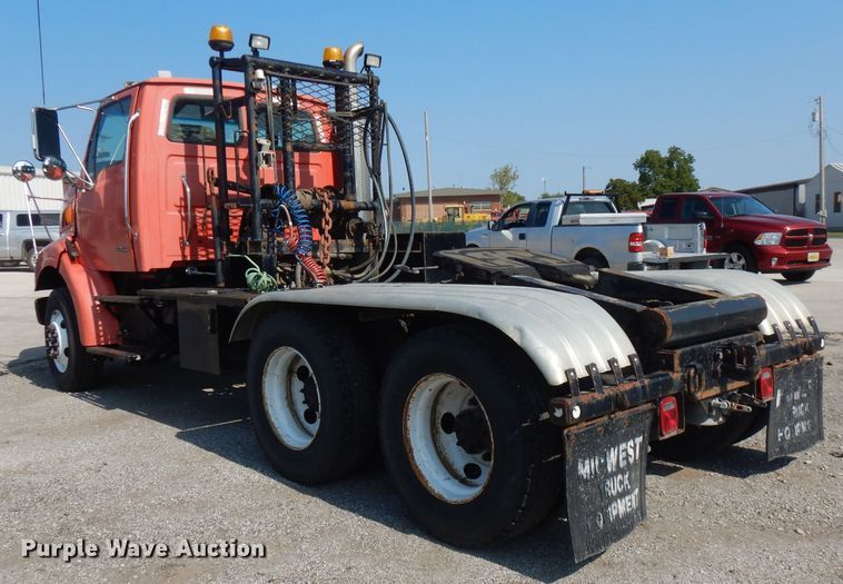 image for item FR9079 2002 Sterling LT9500  semi truck