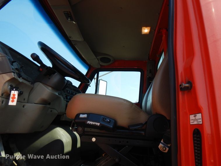 image for item FR9079 2002 Sterling LT9500  semi truck