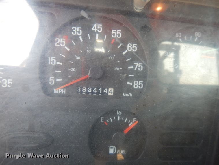 image for item FR9079 2002 Sterling LT9500  semi truck