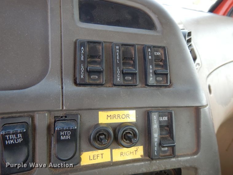 image for item FR9079 2002 Sterling LT9500  semi truck