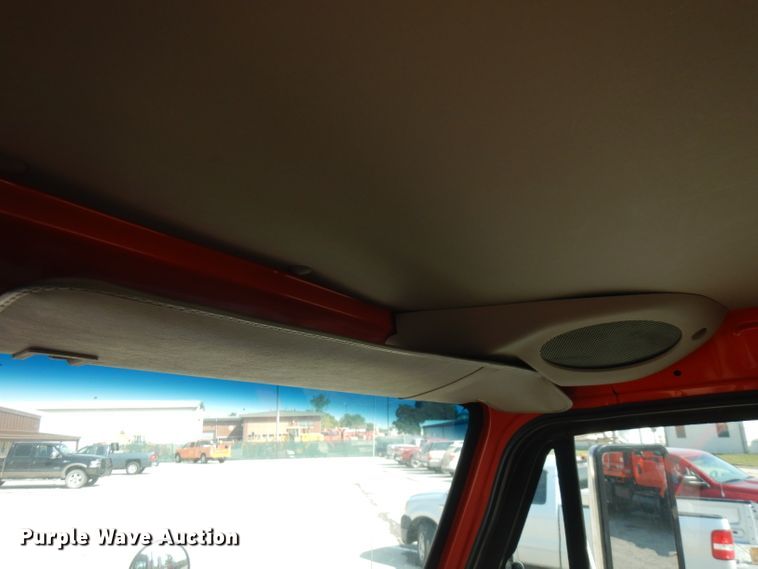 image for item FR9079 2002 Sterling LT9500  semi truck