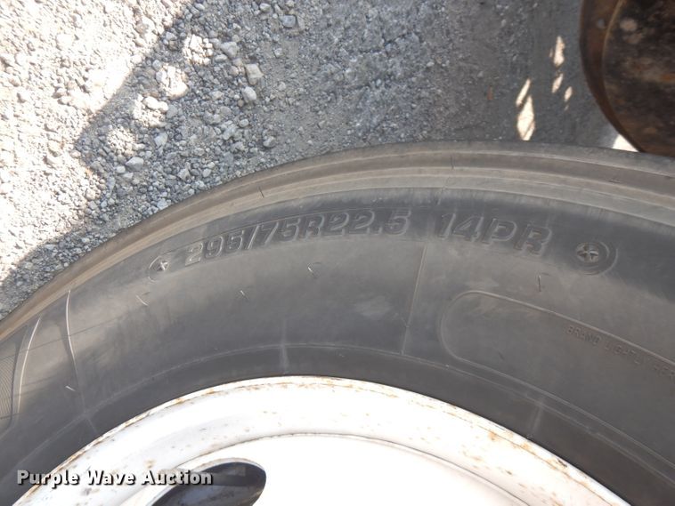 image for item FR9079 2002 Sterling LT9500  semi truck