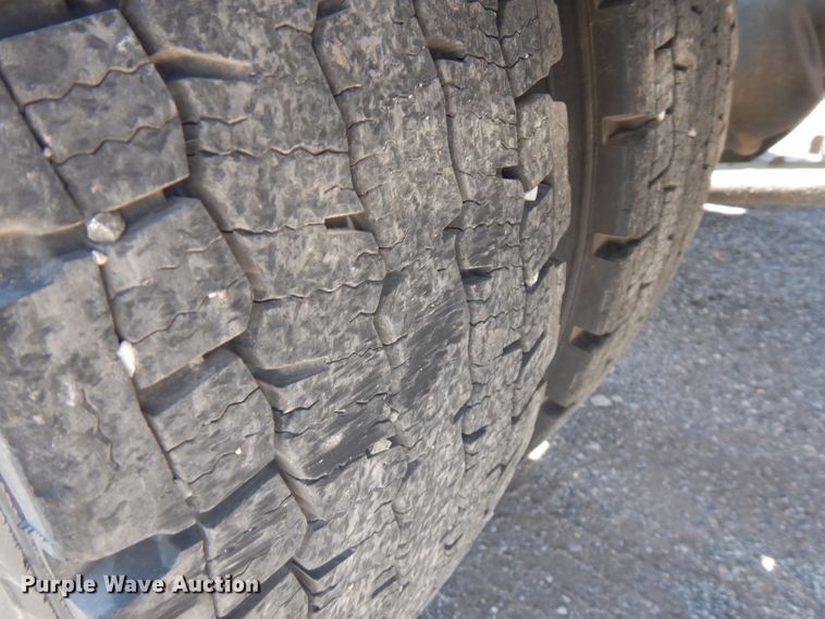 image for item FR9079 2002 Sterling LT9500  semi truck