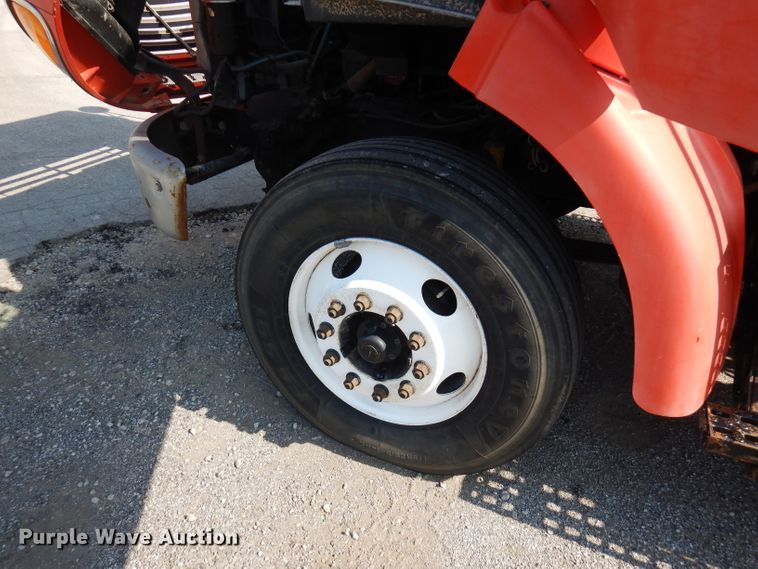 image for item FR9079 2002 Sterling LT9500  semi truck