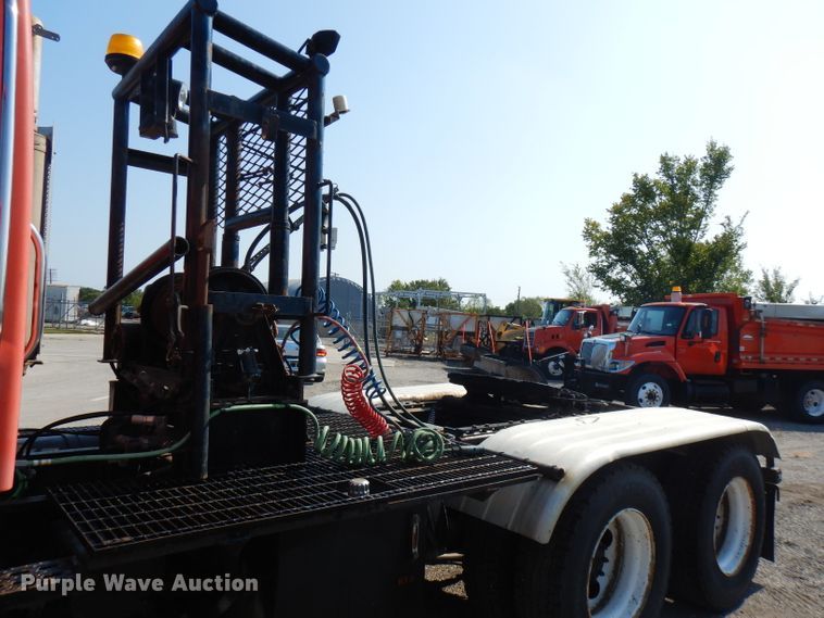 image for item FR9079 2002 Sterling LT9500  semi truck