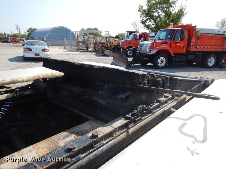 image for item FR9079 2002 Sterling LT9500  semi truck