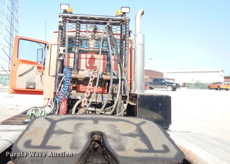 image for item FR9079 2002 Sterling LT9500  semi truck