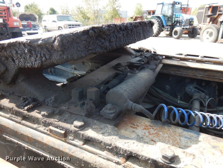 image for item FR9079 2002 Sterling LT9500  semi truck