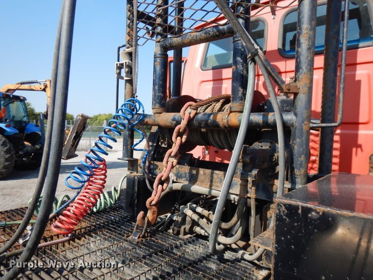 image for item FR9079 2002 Sterling LT9500  semi truck