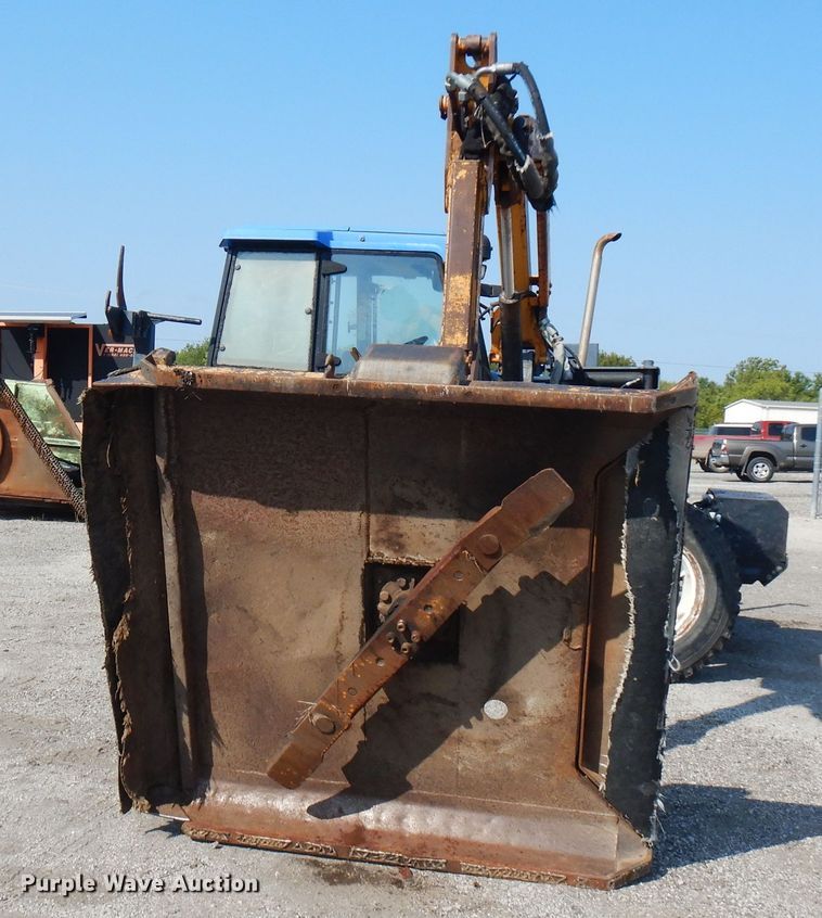 image for item FR9081 2001 New Holland TS100  4WD tractor