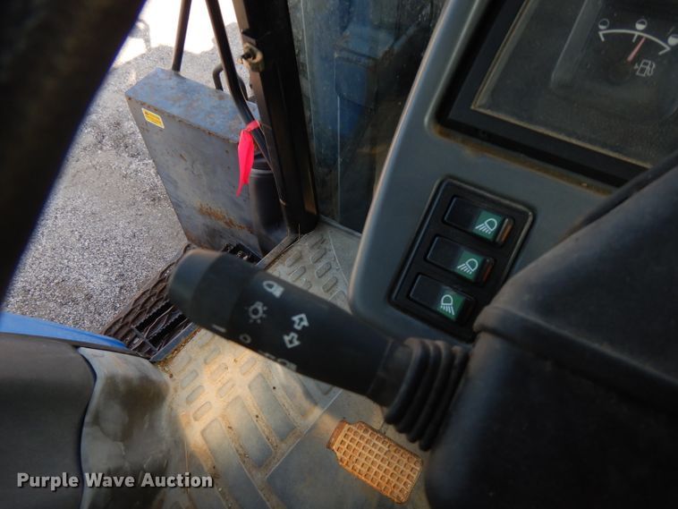 image for item FR9081 2001 New Holland TS100  4WD tractor