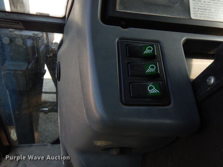 image for item FR9081 2001 New Holland TS100  4WD tractor