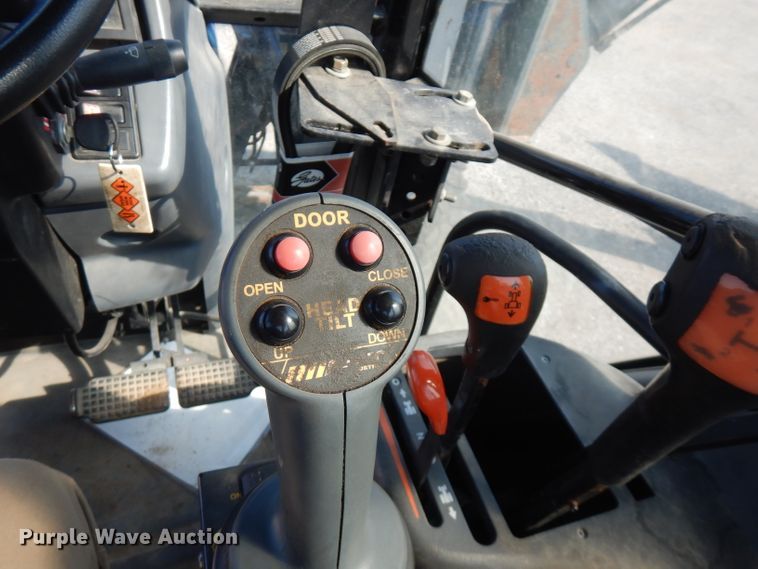 image for item FR9081 2001 New Holland TS100  4WD tractor