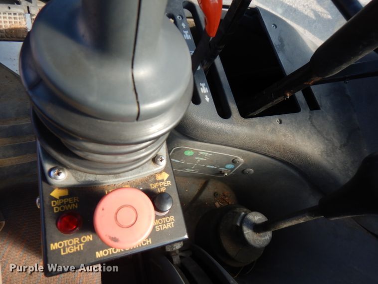 image for item FR9081 2001 New Holland TS100  4WD tractor