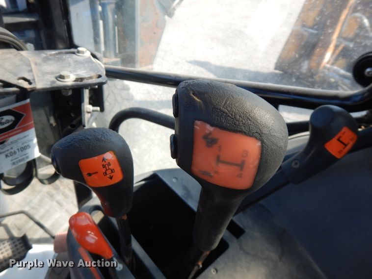 image for item FR9081 2001 New Holland TS100  4WD tractor