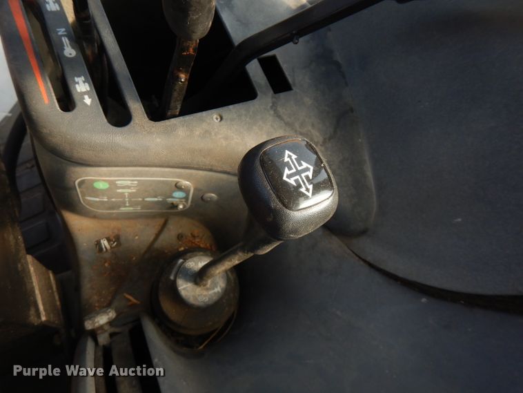 image for item FR9081 2001 New Holland TS100  4WD tractor