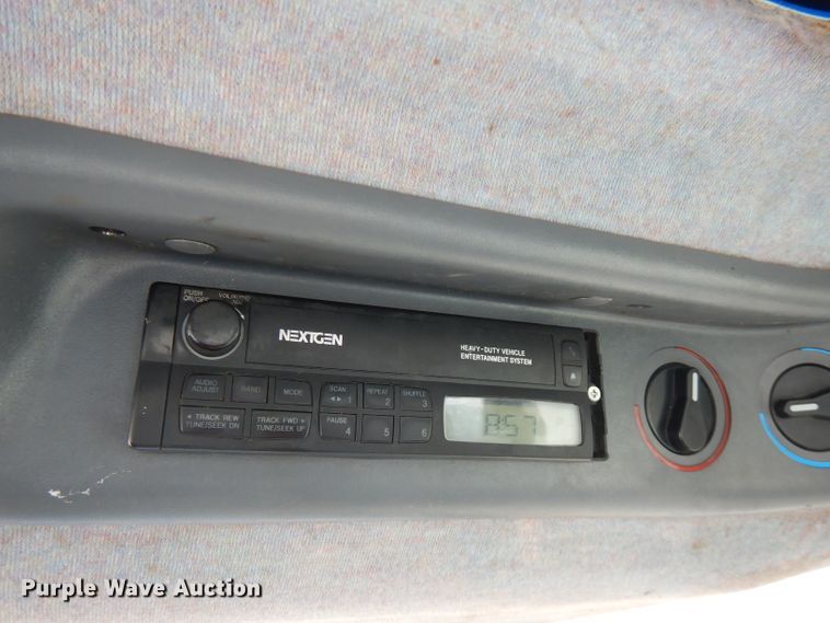 image for item FR9081 2001 New Holland TS100  4WD tractor